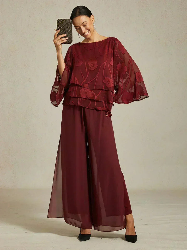 Spodnie z prostymi nogawkami i rozcięciem z szyfonu