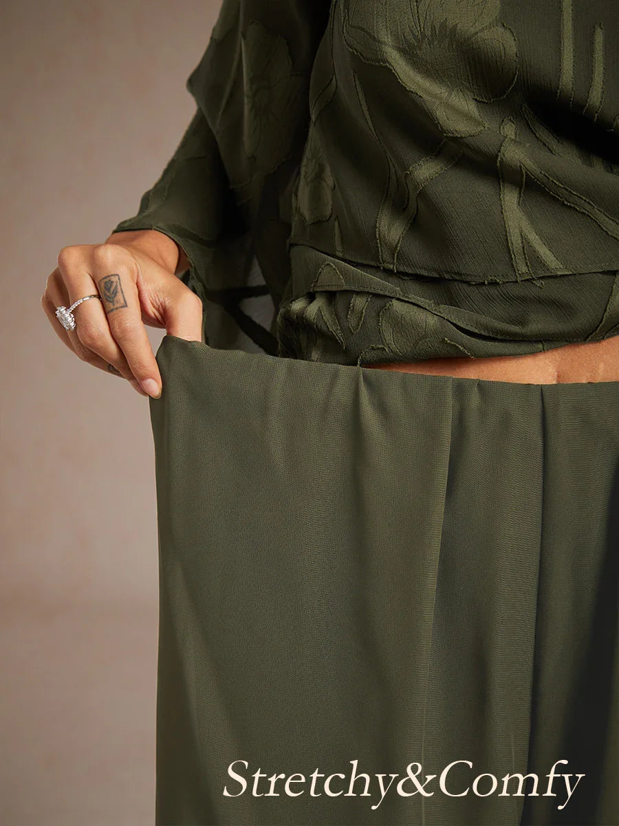 Spodnie z prostymi nogawkami i rozcięciem z szyfonu