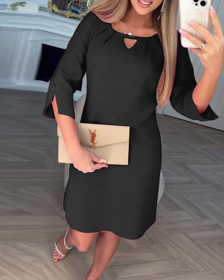 Elegancka, jednokolorowa, prosta sukienka z pustką